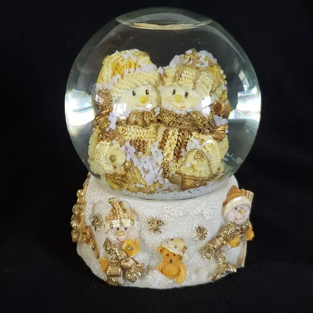 Vintage Resin Snowman Christmas Snow Globe Snowglobe